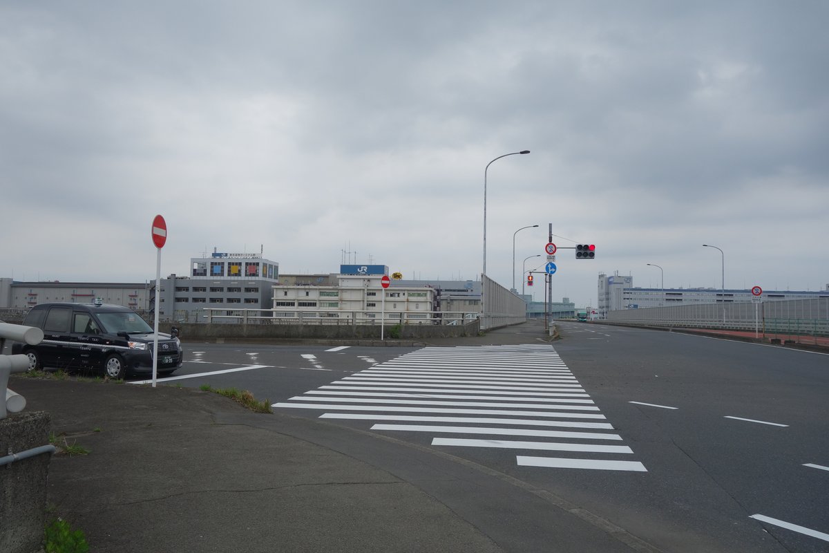 今度は陸橋北へ移動 この交差点をわたる